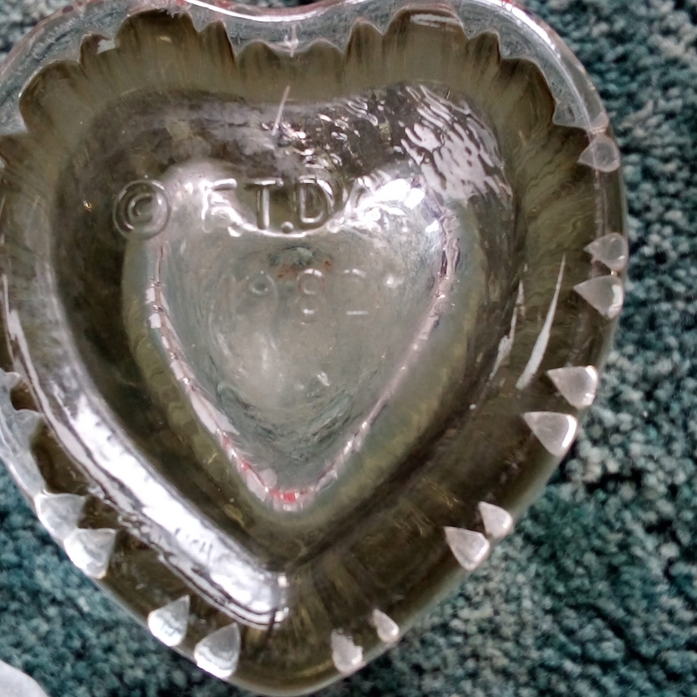 Heart 💕 ❤️ Vase - Picture 3 of 4